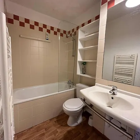 - Inout - 6 Beds Flat C-h26